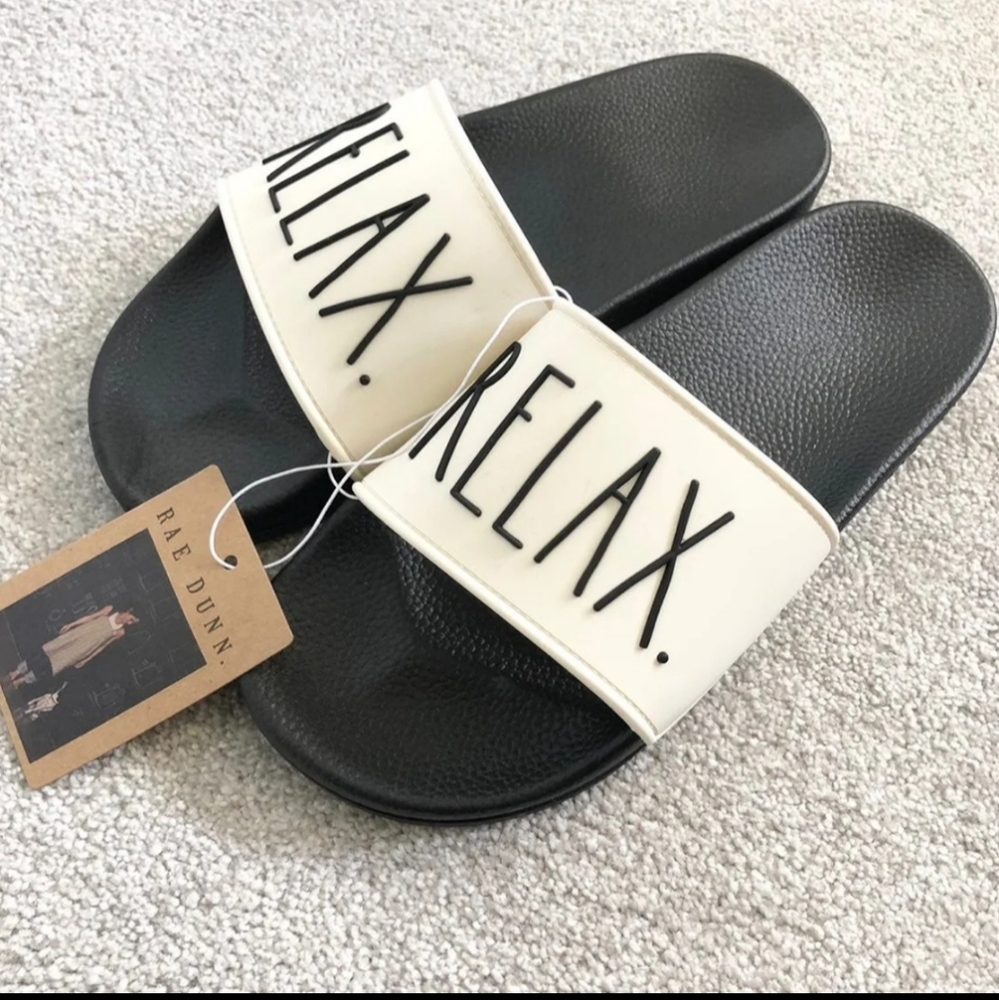 NWT Women's Rae Dunn Slides - Picture 2 of 6